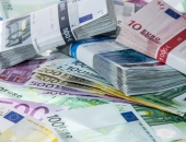 Vienojas no nākamā gada palielināt minimālo algu līdz 370 eiro