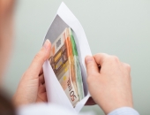 Aplokšņu algu maksātājiem varēs piespriest līdz 2100 eiro lielu naudas sodu