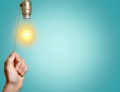 Tiks vērtēta iespēja samazināt PVN likmi gāzei un elektrībai