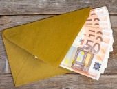 Cīņa pret aplokšņu algām trijos mēnešos nodokļu ieņēmumus palielinājusi par 717 tūktošiem