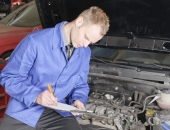 Savākti 10 000 paraksti, lai transportlīdzekļu tehnisko apskati veiktu retāk