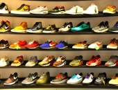 Liepājas ostā aizturēti 11860 viltoti "Nike" apavu pāri