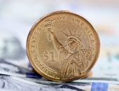 ASV dolāram pasaules tirgos izaugsme