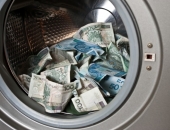 Lielbritānija laiž klajā plastikāta piecu mārciņu banknotes