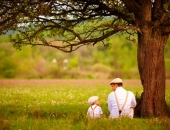 Nav jākautrējas ar bērniem runāt par naudas lietām