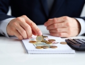 Valdība atbalsta minimālās algas palielināšanu līdz 380 eiro