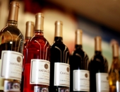 Mazie vīndari varēs tirgot savu produkciju izbraukuma tirdzniecībā vai ražotnē bez kases aparāta