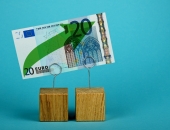 Cerības uz progresu kāpina izejvielu cenas