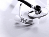 Mediķi apstrīd normas par normālo pagarināto darba laiku