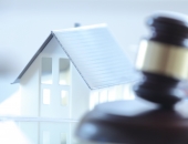 Kā rīkoties, ja parādnieks neatbrīvo nekustamo īpašumu?