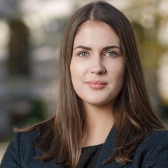 Ko darīt, ja uzņēmuma dalībnieks nedzīvo Latvijā?