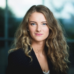 Vai katra puse līgumu drīkst parakstīt atšķirīgā veidā?