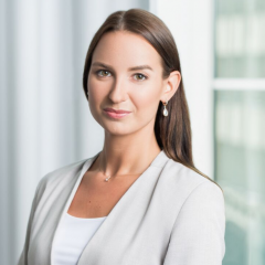 Kura slimības lapa jāizsniedz kontaktpersonai – A vai B?