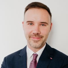 Kā pārtraukt atstādināšanu?